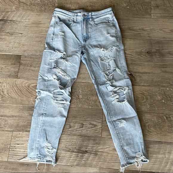 American Eagle High Waisted Stretch Mom Jean - Picture 3 of 6